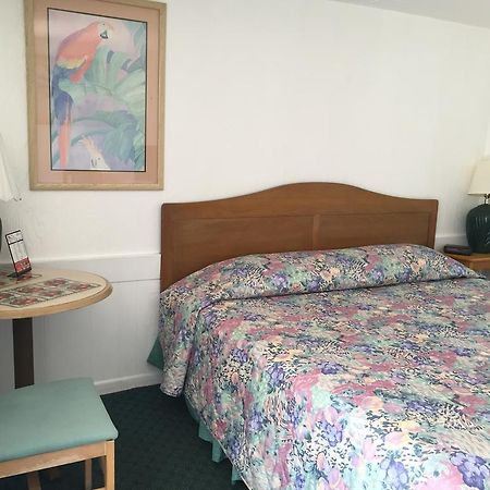 Sea Cove Motel بومبانو بيتش المظهر الخارجي الصورة