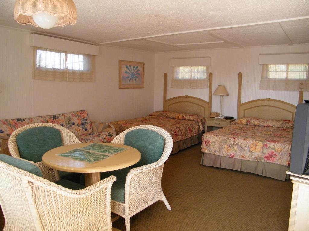 Sea Cove Motel بومبانو بيتش الغرفة الصورة