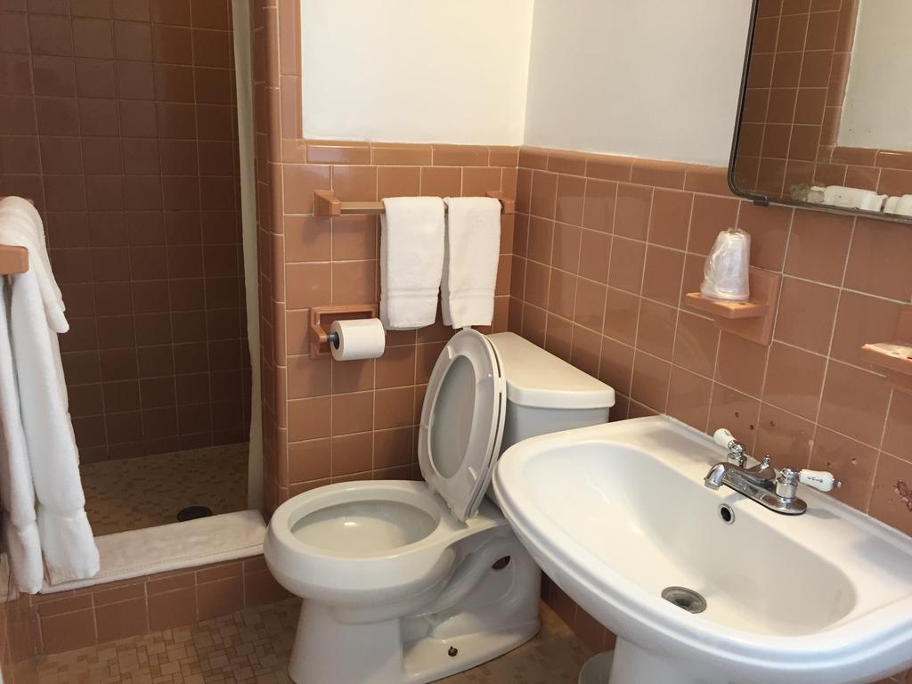 Sea Cove Motel بومبانو بيتش المظهر الخارجي الصورة