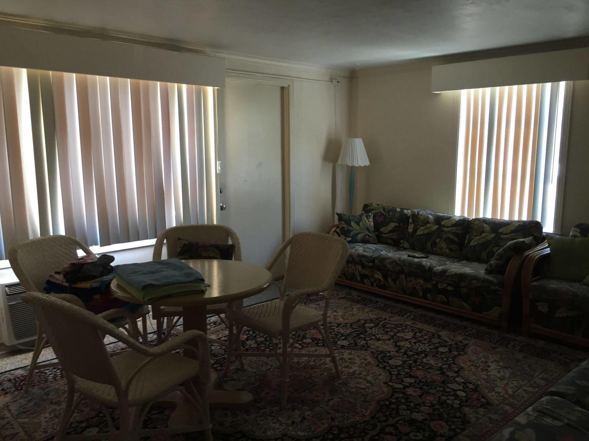 Sea Cove Motel بومبانو بيتش المظهر الخارجي الصورة