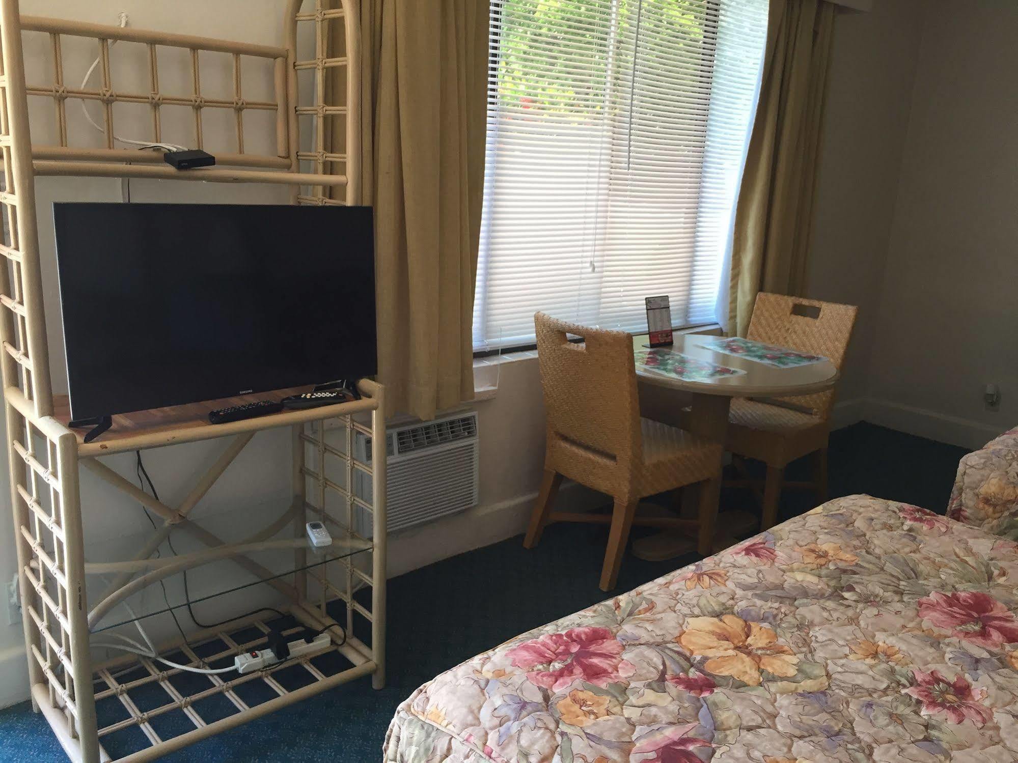 Sea Cove Motel بومبانو بيتش المظهر الخارجي الصورة