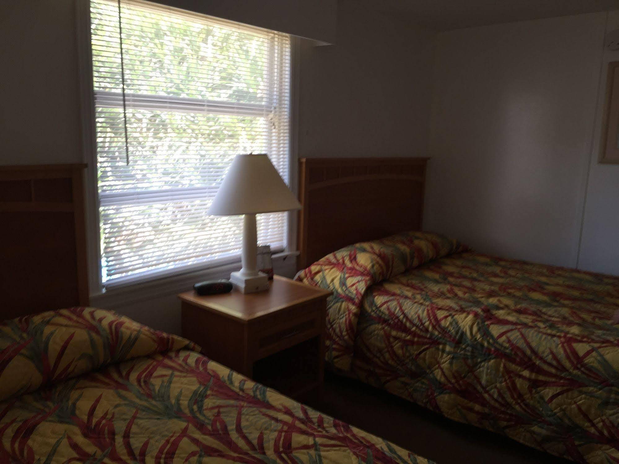 Sea Cove Motel بومبانو بيتش المظهر الخارجي الصورة