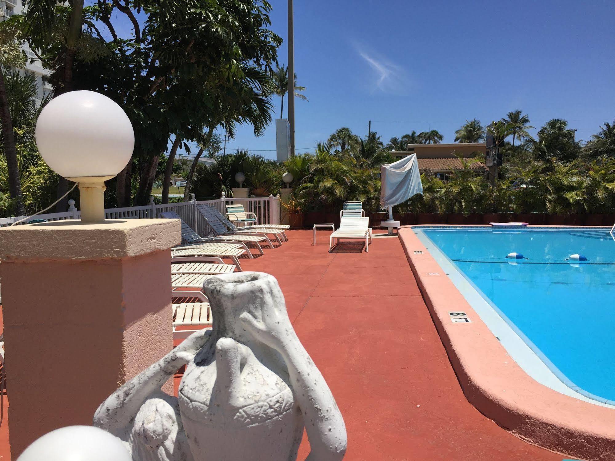Sea Cove Motel بومبانو بيتش المظهر الخارجي الصورة