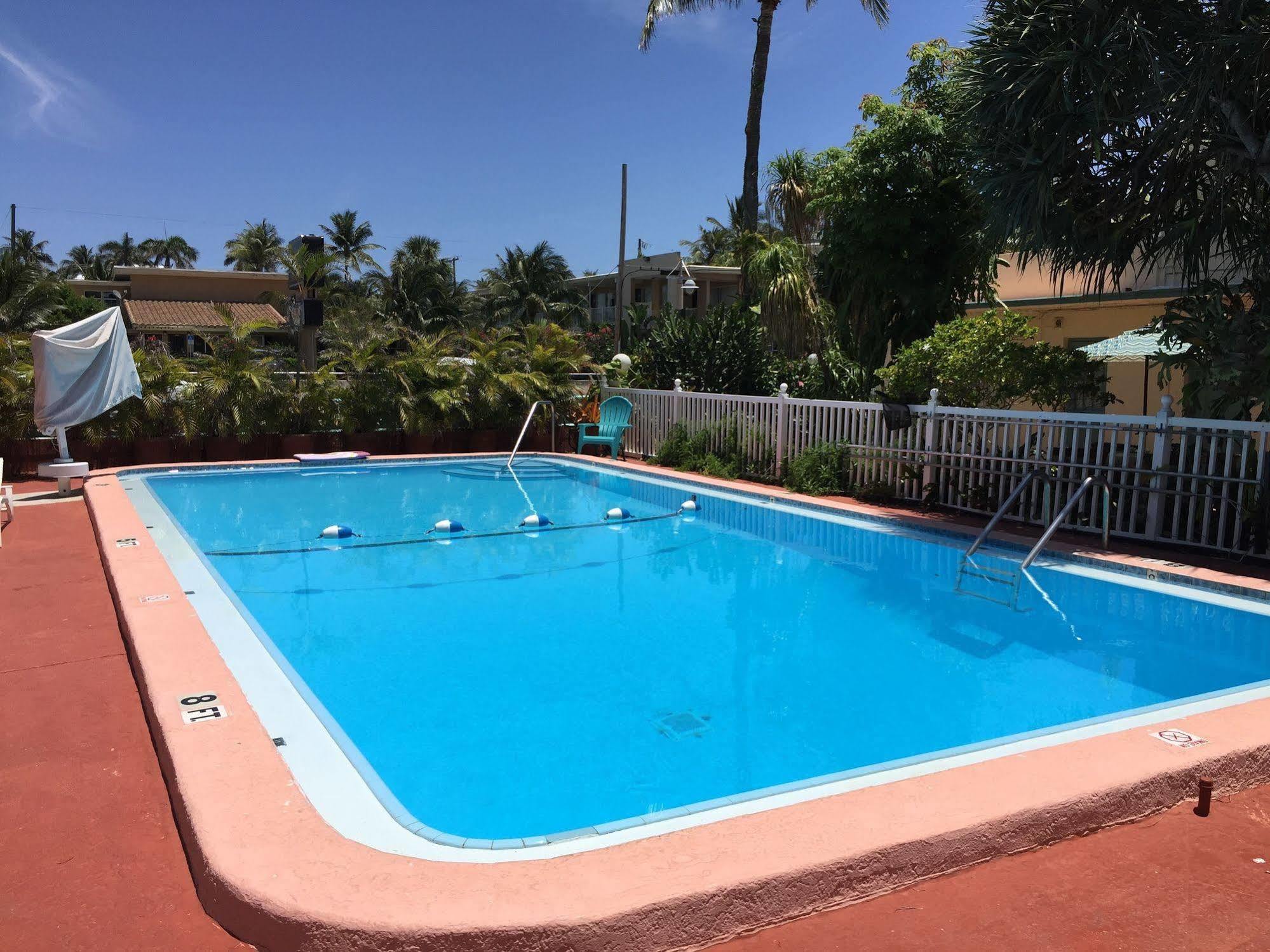 Sea Cove Motel بومبانو بيتش المظهر الخارجي الصورة