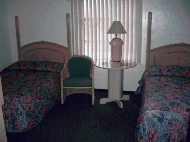 Sea Cove Motel بومبانو بيتش الغرفة الصورة